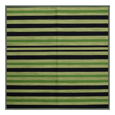 Tapis vert à rayures horizontales lavable à la machine