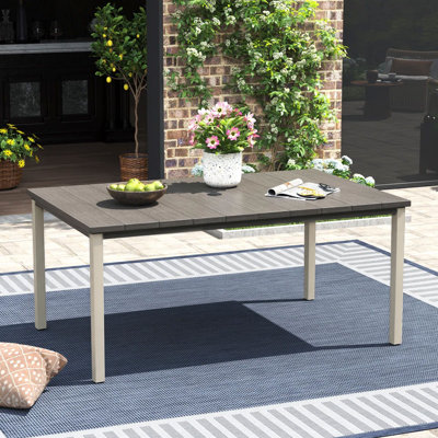 Table de salle à manger de patio