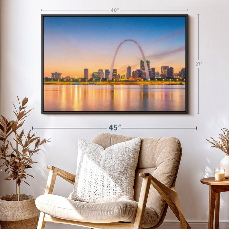 Saint Louis Gateway Arch Canvas Print, 27" H x 40" W