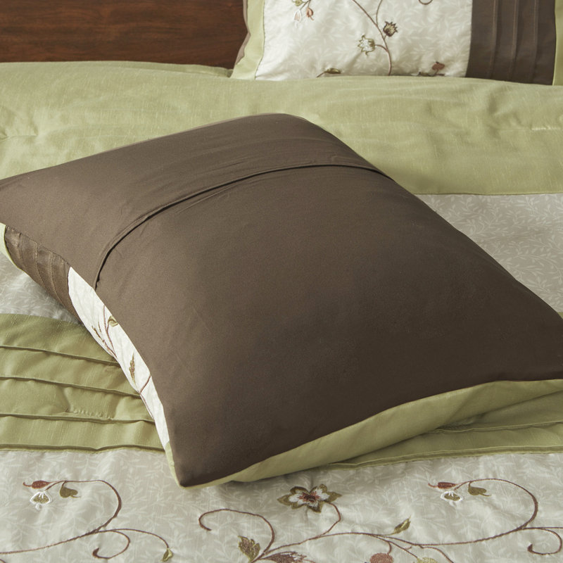 Édredon 7 pièces pour très grand lit - Design 100% broderie ornementale comprenant un édredon, des taies décoratives, des coussins décoratifs et une jupe de lit