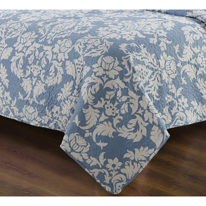Farmhouse / Country Damask Quilt, King Quilt + 2 King Pillowcases
