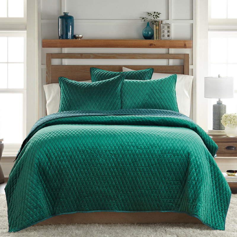 BH Empire Velvet Green Quilt, Twin Quilt