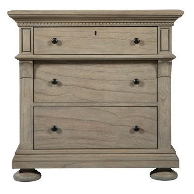 Alondrea 3 - Drawer Nightstand