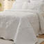 Ensemble de courtepointe très grand classique à motif floral de couleur unie très grand californien (blanc 120 po x 120 po)-119238087-119238088