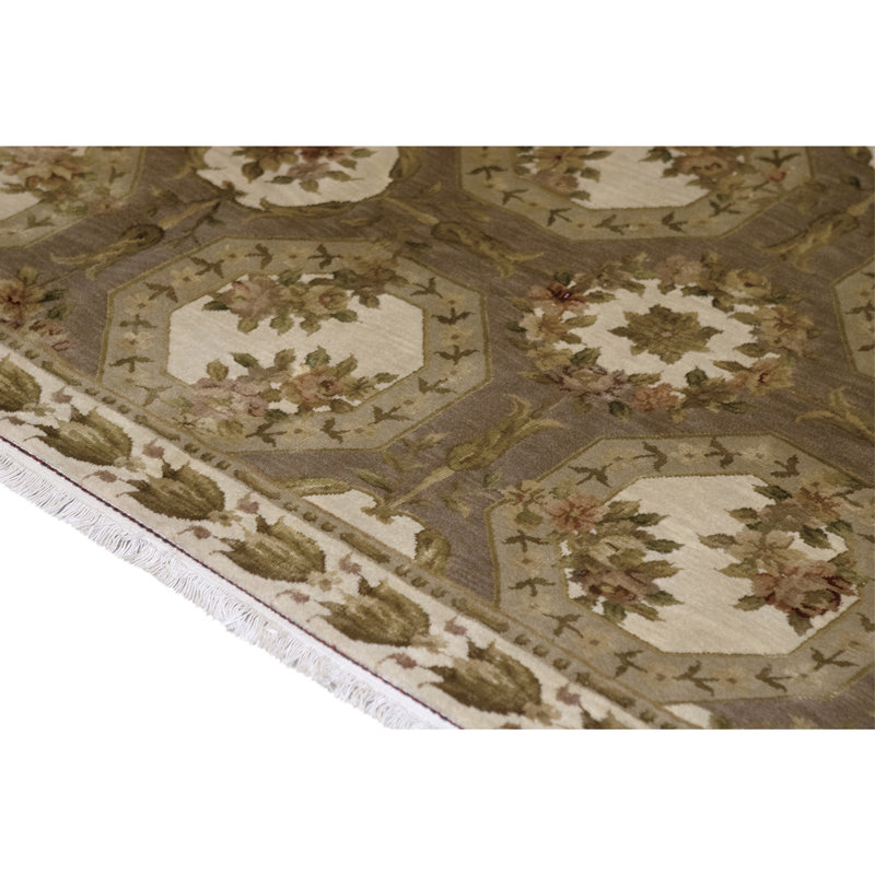 Hand Knotted Area Rug in Nutmeg And Cream