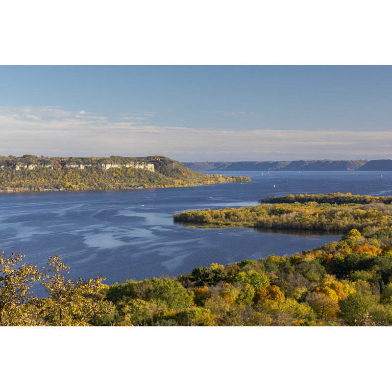 Mississippi River in Autumn par John Brueske - photographie sur toile tendue, H 20 po x l 30 po