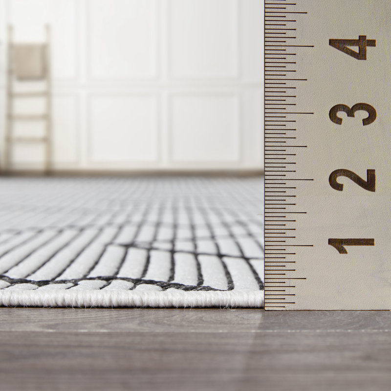 Horea Geometric Indoor / Outdoor Rug, Rectangle 4' x 6'