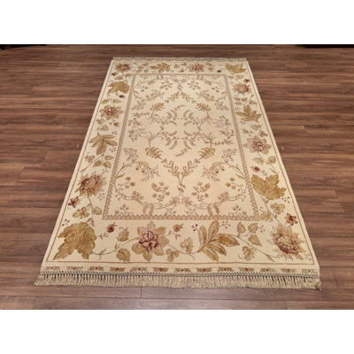 Tapis en laine et soie crème à motif traditionnel noué à la main Original