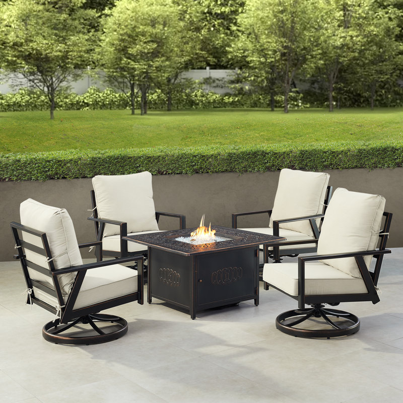 Ensemble de table de foyer en aluminium noir avec quatre fauteuils club, Gris clair