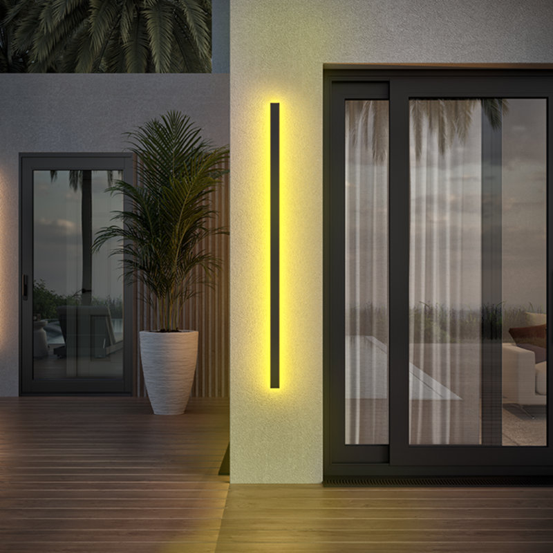 Lampe murale d'extérieur Svelte RVB, H 80 po x l 3 po x P 2 po
