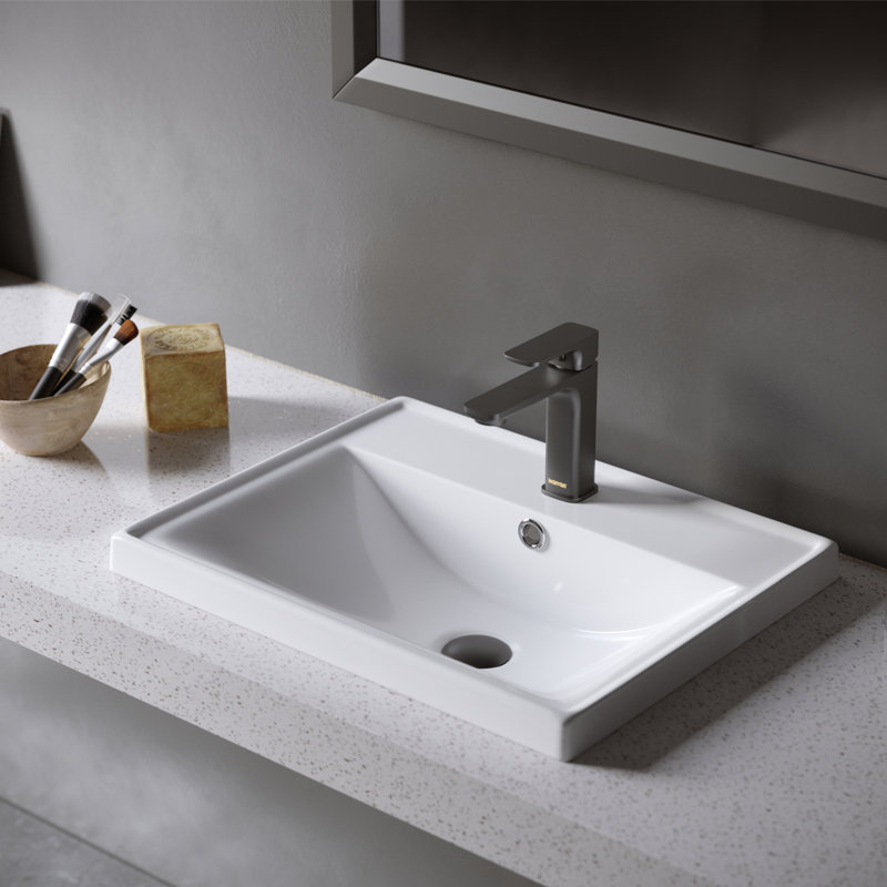 Venda Single-handle Bathroom Faucet with Drain Assembly, Matte Black