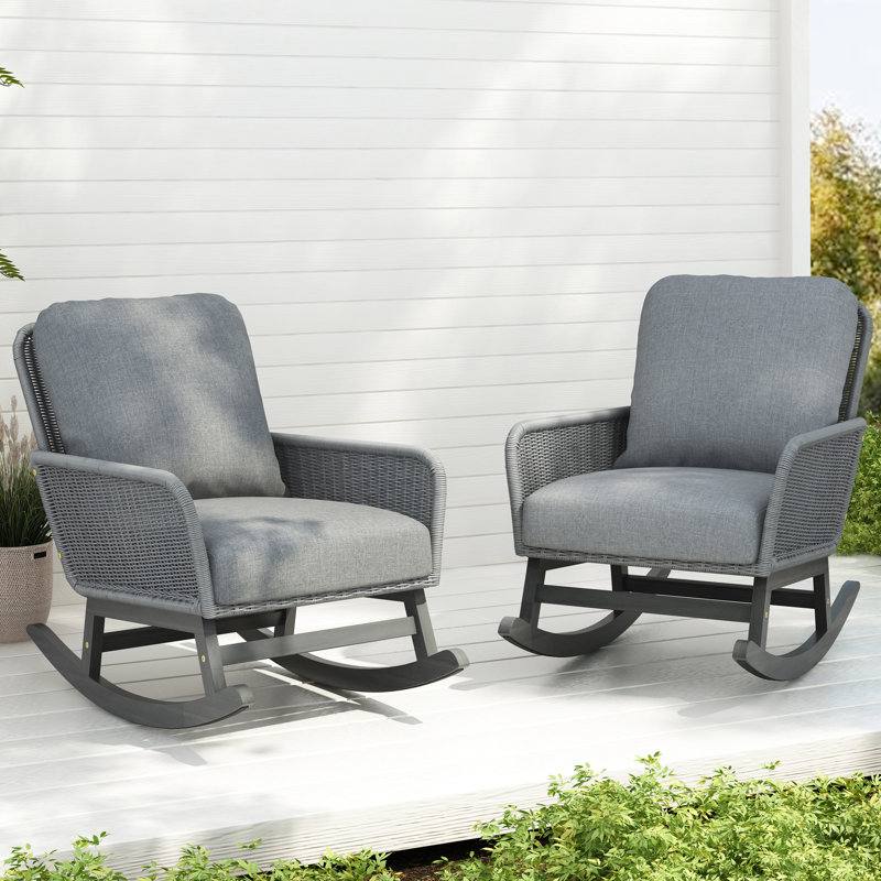 Chaise berçante moderne grise avec coussins de siège et fabrication en bois pour un cadre spacieux et élégant