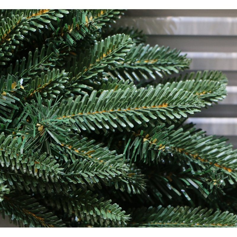 Couronne de sapin en PVC et en PE 20 po Fraser