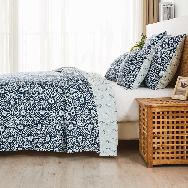 Handstitched Flower Kantha Coverlet, Queen Coverlet/Bedspread