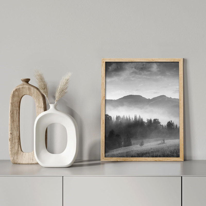 «Forest Trees Black and White Misty Mountain Range» sur papier, H 10 po x l 8 po, Naturel
