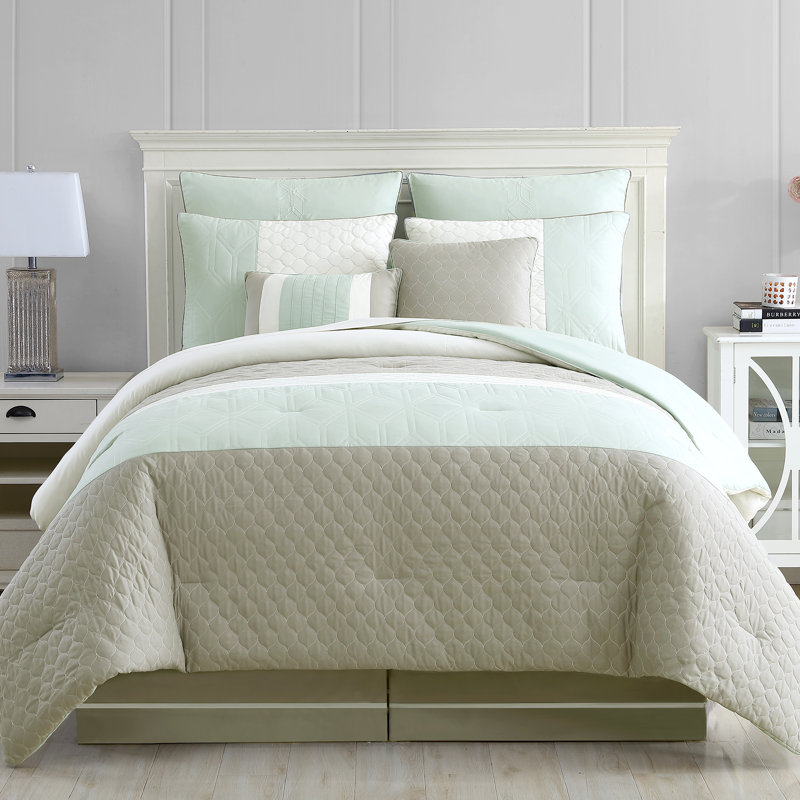 Ensemble d'édredon moderne et contemporain en microfibre avec des accents menthe, beiges et grise de huit articles Palisades