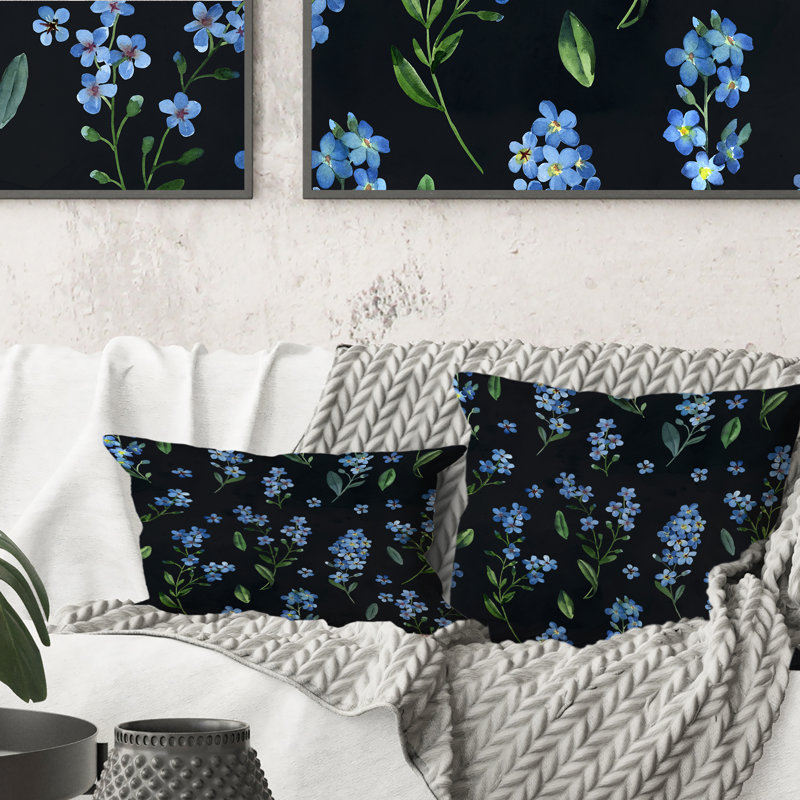 Coussin décoratif 12 pi x 20 po Gentle Blue Spring Flowers On