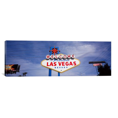 Faible angle de vue de bienvenue, Las Vegas, Nevada, États-Unis - reproduction de photo panoramique sur toile tendue