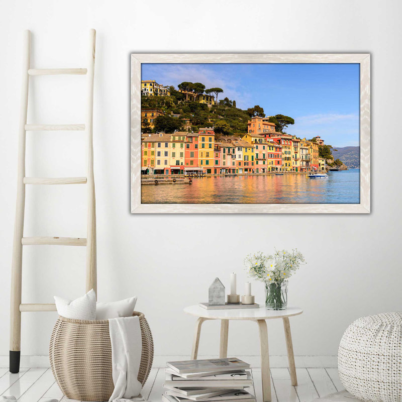 «Mediterranean Seaside», reproduction de photo encadrée, H 21,5 po x l 27,5 po x P 0,75 po, Cadre crème délavé