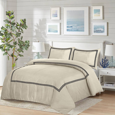 Harmonia Polyester Duvet Cover Set with Pillowcases Included