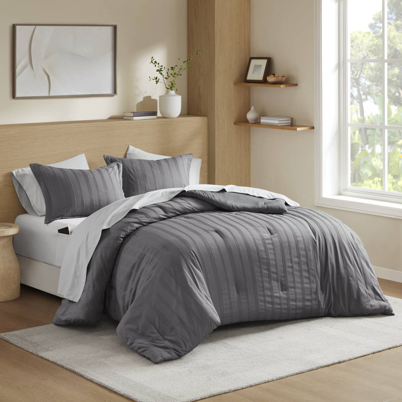 Complete Polyester Full Bedding Sets, Modern Striped Comfort For Home