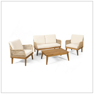 Ensemble de conversation exquis comprenant une causeuse, une table basse et des fauteuils club
