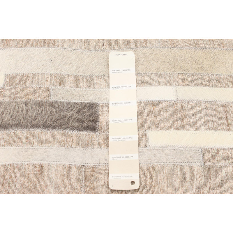 Tapis beige en peau de vache Warrenton