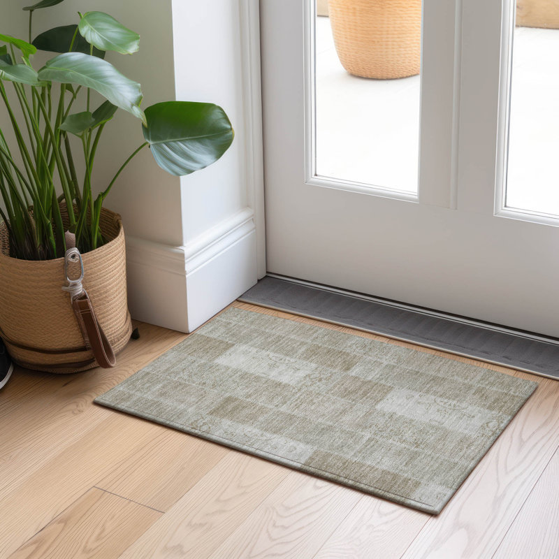 Tapis intérieur / extérieur Heffington avec envers antidérapant, Rectangle 1 pi 8 po x 2 pi 6 po