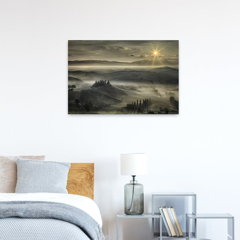 Lever du soleil sur les collines brumeuses, paysage de cyprès paisible et serein, affiche murale nature, H 24 po x l 36 po