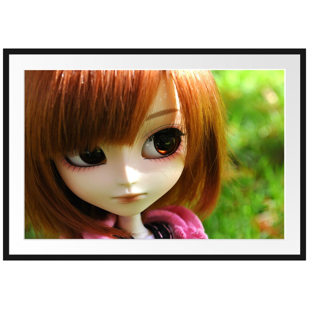 Gerahmtes Poster Pullip-Püppchen auf Sommerwiese