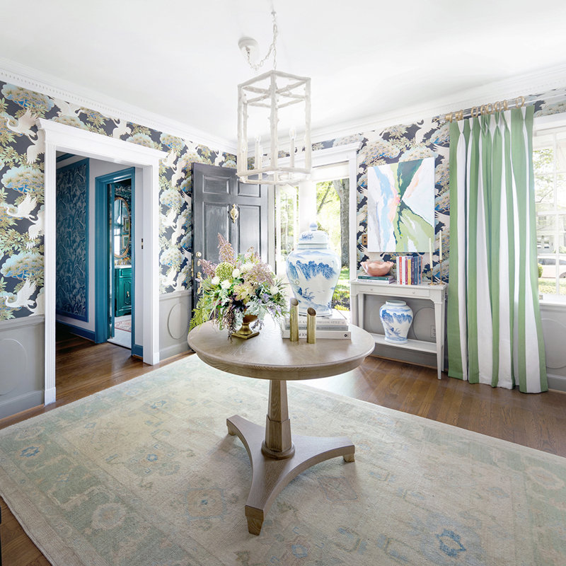 Classic Round Dining Table