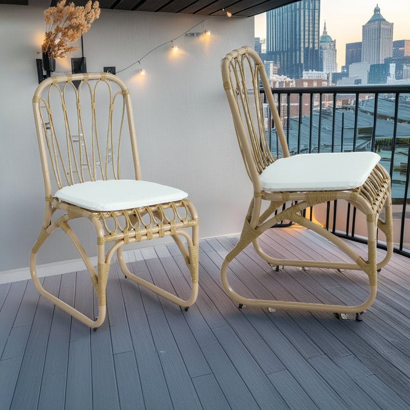 Ensemble de 2 chaises d'extérieur en rotin avec dossier à pétales, coussins inclus, capacité de 400 lb, Blanc, Brun