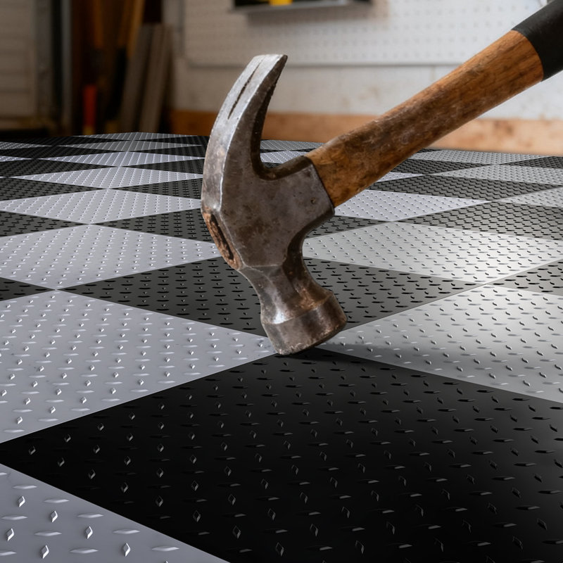 Carreaux de sol de garage à emboîtement, carreaux de garage modulaires emboîtables de 20,2 x 20,2 x 0,2 po, tapis en PVC antidérapant à motif de losanges pour atelier, entrepôt, salle d'outils, argent