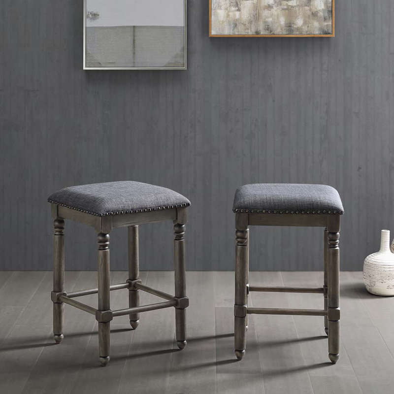 Ensemble de tabourets de bar en polyester rembourrés de bois avec garniture cloutée