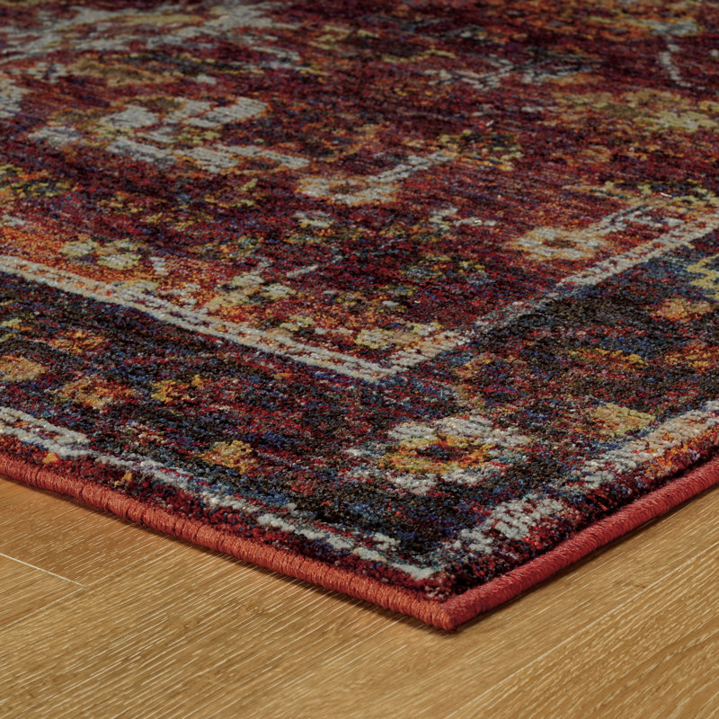 Tapis rouge / mauve d'inspiration perse Tuma, Rectangle 7 pi 10 po x 10 pi 10 po