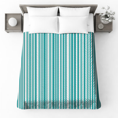 Couvre-lit matelassé à rayures verticales bleu et blanc 