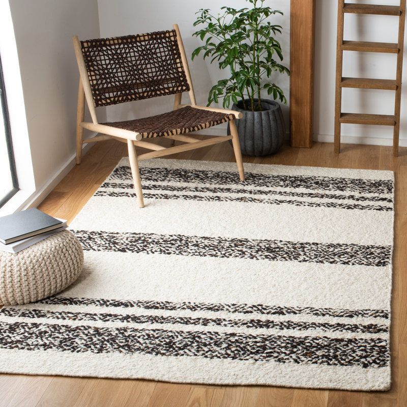 Abbee Natura Hand Woven Wool/Cotton Southwestern Rug in Ivory/Black, Rectangle 5' x 8'