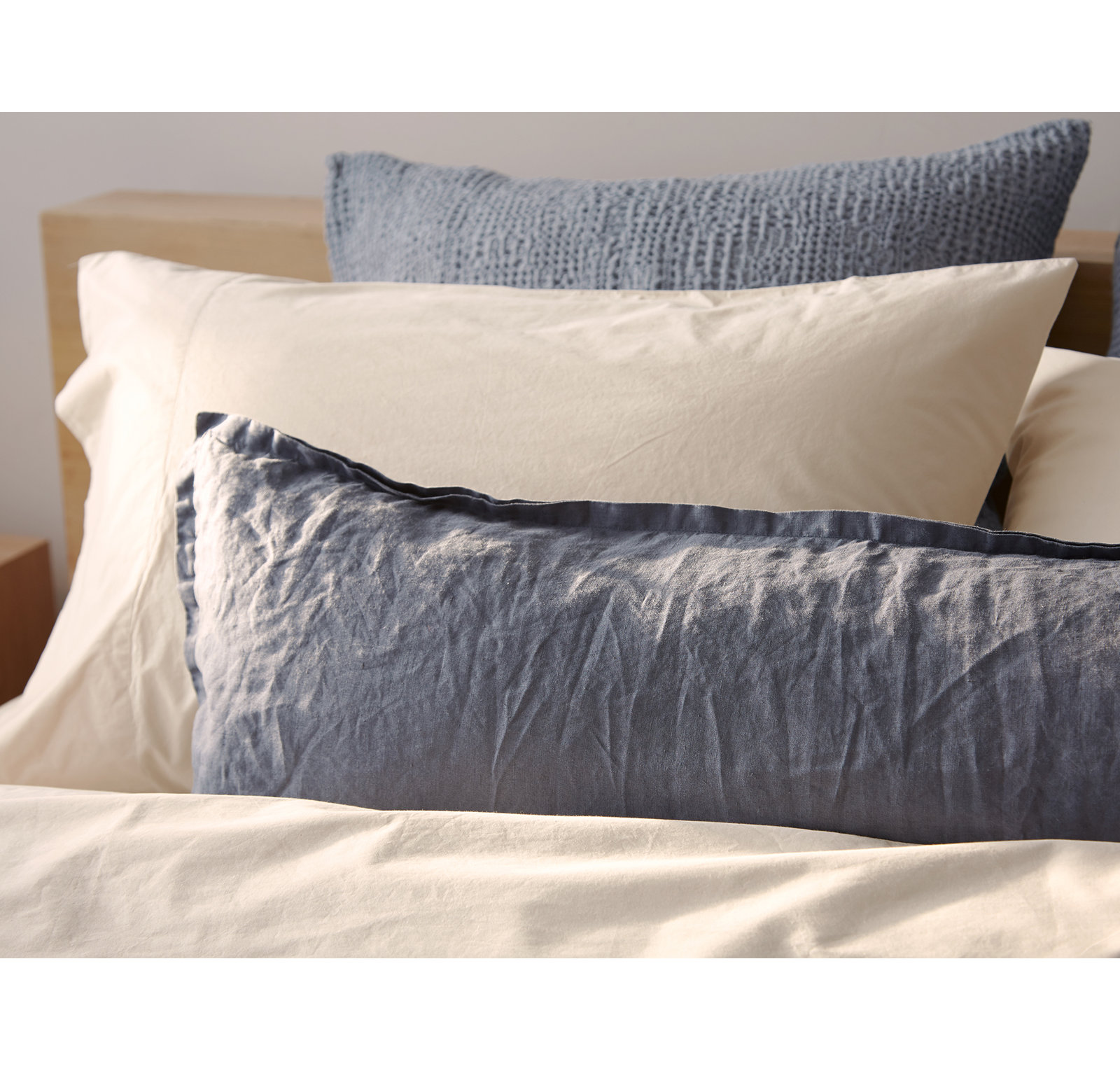 Coyuchi 36" x 22" Linen Pillow Cover, Harbor Blue, Rectangle 14"H x 36"W