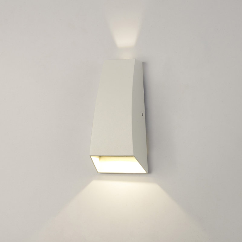 Jackson 17cm H Integrated LED Outdoor Flush Mount, Sand White
