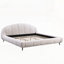 Lit plateforme tapissier très grand en chenille avec tête et pied de lit épais, conception élégante en forme de coquillage en beige