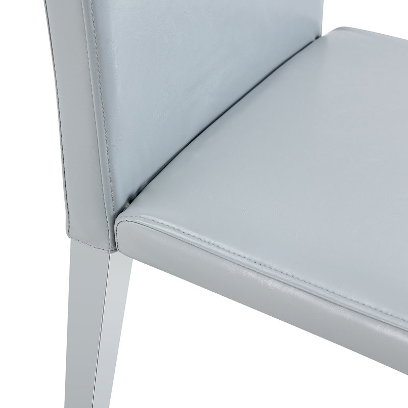 Deux chaises de salle à manger en polyuréthane gris clair (seulement les chaises)