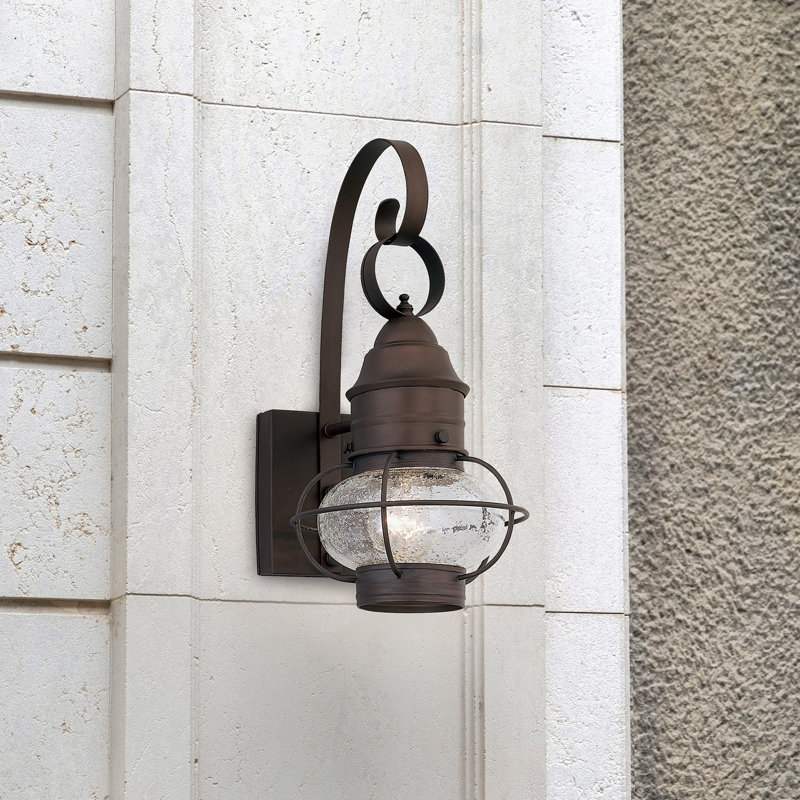 Lanterne murale d'extérieur 1 lumière Zamarripa Brown, H 18,5 po x l 10 po