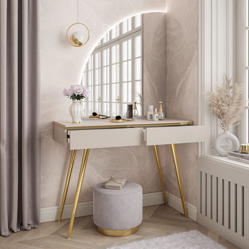 Avdulah Dining Table