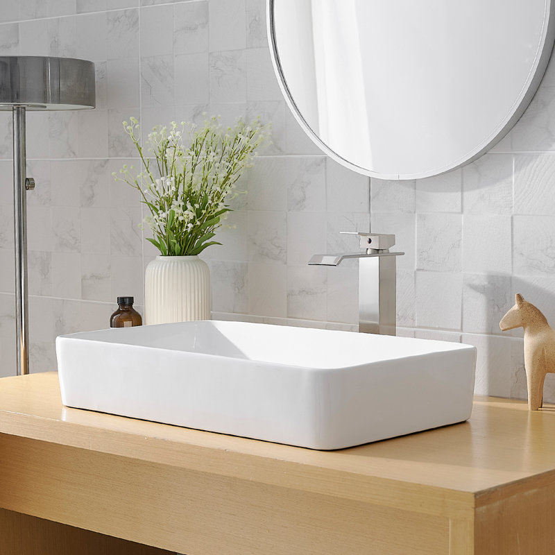 Single-handle Bathroom Faucet with Drain Assembly
