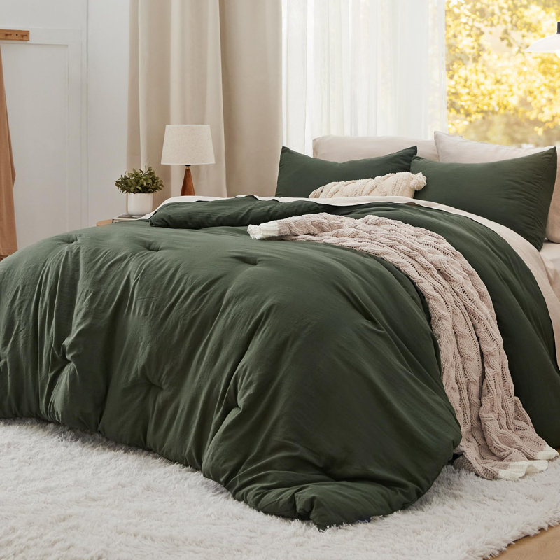 Bedsure Reversible Prewashed Comforter Set, Dark Olive Green/Green, King Comforter + 2 Standard Pillowcases