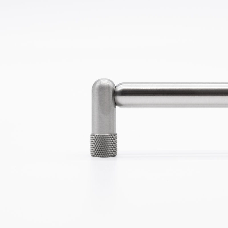 Poignée d'armoire moletée, 4", Nickel satiné