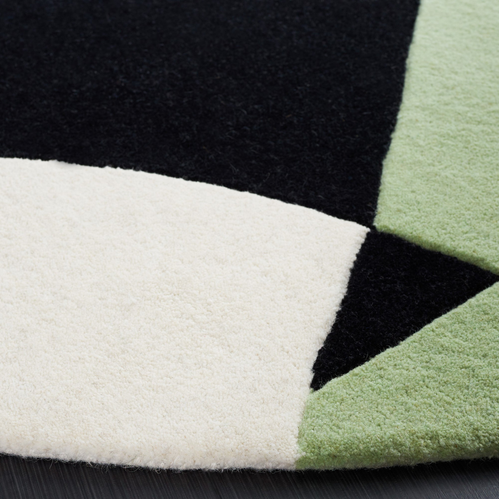 Hina Black Green Hand-Woven Rug, Round 6'