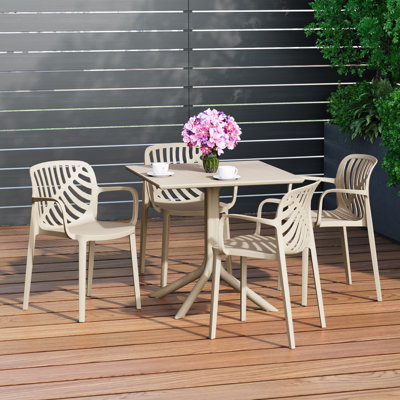 Ensemble repas carré pour 4 personnes