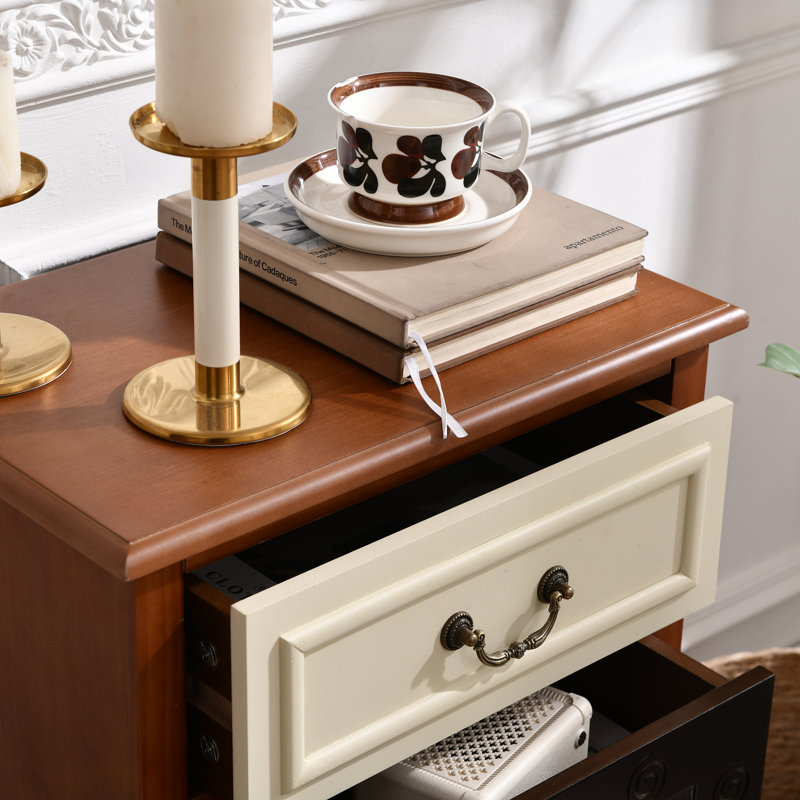 Commode éclectique vintage Cayden avec 4 tiroirs sculptés à la main, armoire en noyer chaleureux