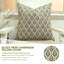 Housse de coussin Art Fab Fabine - Imprimés floraux sur lin doux, Vashundra-109623973-109623976-109623975